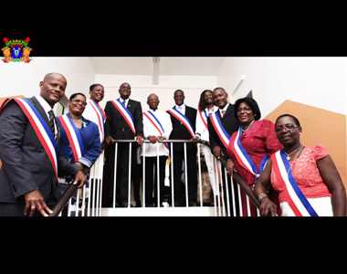 9 Adjoints au Maire de la Ville