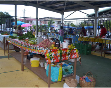 Le Marché aux Vivres de Morne-à-l’Eau à proximité du Stade Municipal Pierre MONNERVILLE